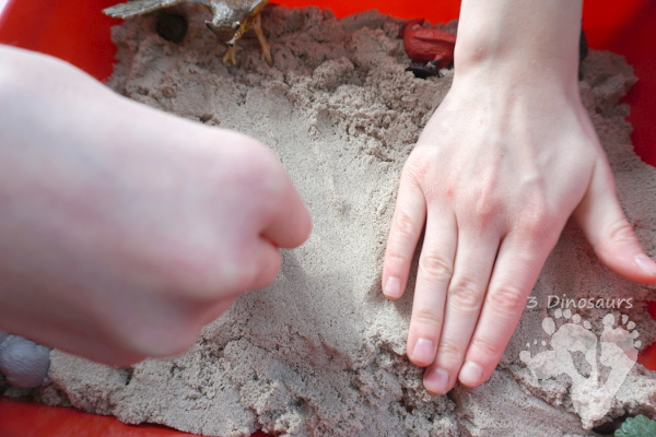 Animals in Winter Sensory Bin - a fun sensory bin to explore animals tracks and the animals awake in winter. - 3Dinosaurs.com