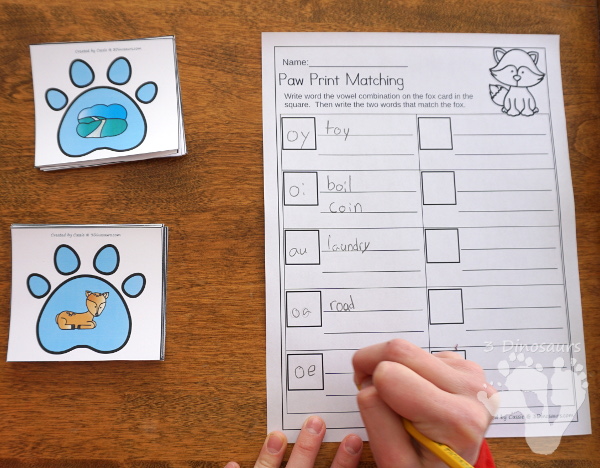 Free Winter Fox Vowel Team and Diphthong sorting and recording sheet - with 2 matching cards for each vowel type and 3 different recording sheets - 3Dinosaurs.com