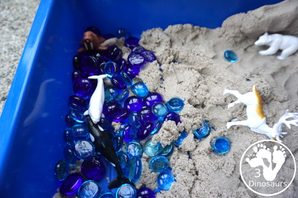 Kinetic Sand Arctic Animals Themed Sensory Bin - a fun small play sensory bin for the arctic animals with glass gems, arctic toob and kinetic sand - 3Dinosaurs.com