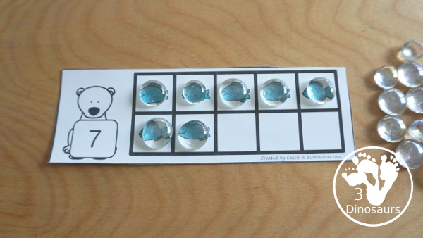 Free Polar Bear Themed Ten Frame Cards with numbers from 1 to 10 with two types of cards - shows ways to use one to one matching for numbers - 3Dinosaurs.com