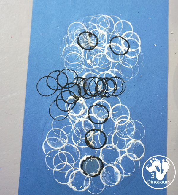 Paper Roll Snowman painting for kids - a fun snowman made by painting with paper rolls. A simple winter craft that kids of different ages can do. It is simple to set up and do.