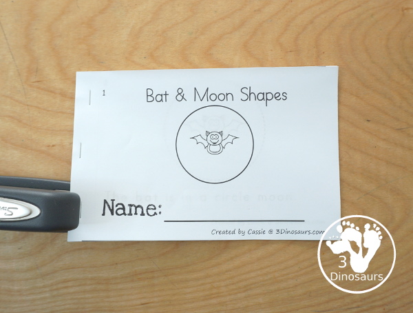 Free Bat & Moon Shape Easy Reader Book - a simple 10 page shape book with 9 shapes for kids to learn with a fun bat and moon theme - 3Dinosaurs.com