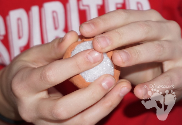 Fun To Make Model Magic Turkey - easy to make turkey and get a lot of fun fine motor work in as well - 3Dinosaurs.com #craftsforkids #thanksgiving