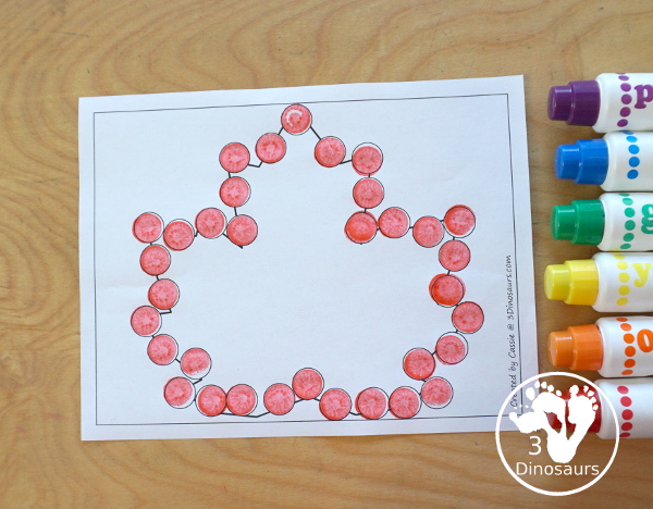 Free Leaf Fine Motor Mat Printable - with leaf tracing, leaf mat, leaf playdough mat, leaf dot marker - with different options for the leaf - 3Dinosaurs.com