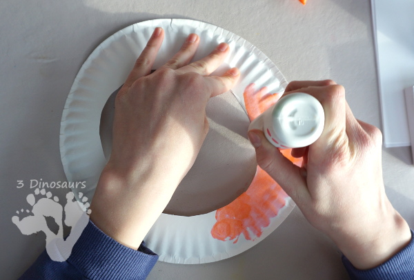 Valentines Heart Wreath - is a fun wreath you can make with color blending of oil pastels - 3Dinosaurs.com