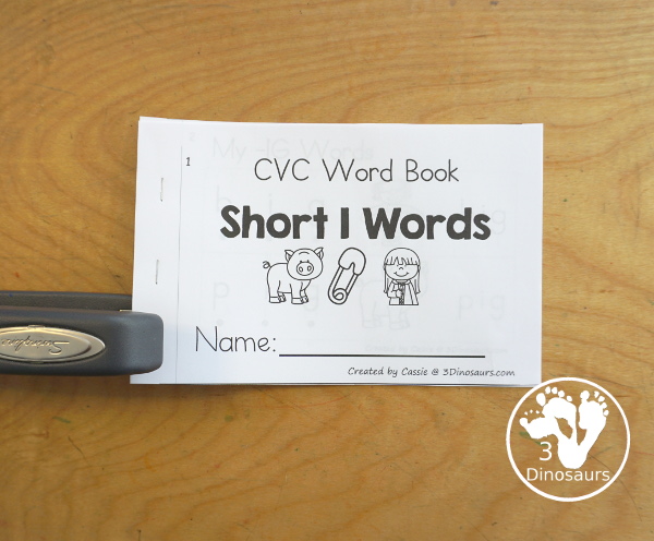 Free CVC Short I Word Book: Blending Words - how to make the easy reader book. - 3Dinosaurs.com