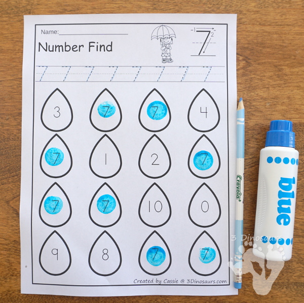 Free Spring Counting Easy Reader Book - numbers 1 to 10 with tracing of the number in the book with things you seen in spring  - 3Dinosaurs.com