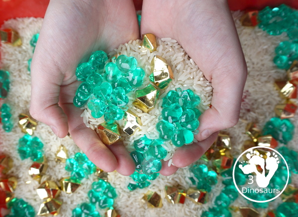 Clover & Gold Rice Sensory Bin for Saint Patrick's Day - a simple sensory bin for Saint Patrick's day that you can use with kids. - 3Dinosaurs.com