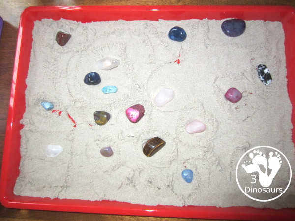 Rock Zen Garden - easy fine motor and calm down activity for kids. This sensory activity is super simple to set up and play.- 3Dinosaurs.com