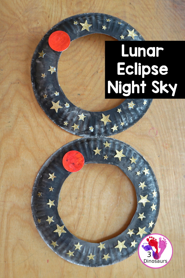 Lunar Eclipse Night Sky Wreath Craft - a fun blood red moon in a night sky wreath for the lunar eclipse A simple lunar eclipse craft for kids. 3Dinosaurs.com