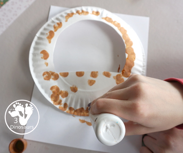 Easter Basket Craft for Kids - a simple paper plate Easter basket you can make with kids as a decoration for Easter - 3Dinosaurs.com