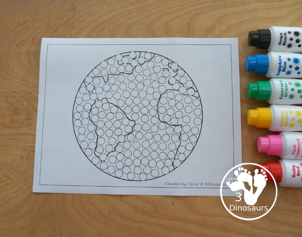 Free Earth Fine Motor Mats For Kids with an Earth Template, Earth tracing and Earth Q-tip Printables. Great fine motor mats for Earth Day or a Space Theme - 3Dinosaurs.com