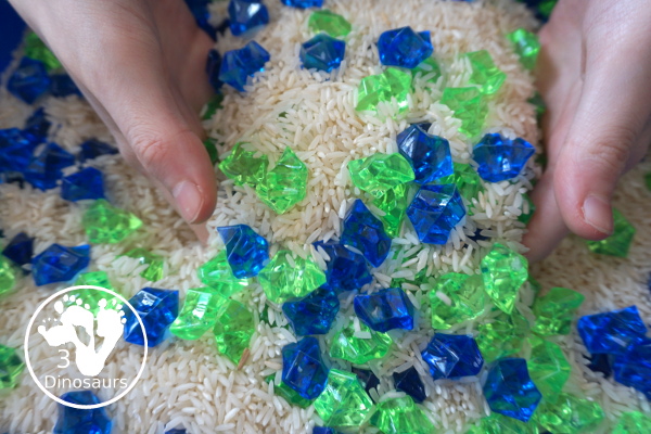 Blue and Green Sensory Bin For Earth Day - play in the sensory bin for sensory play with kids for Earth Day - 3Dinosaurs.com