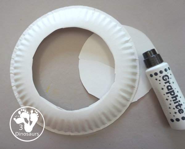 Red, White & Blue Straw Painted Fireworks Wreath - a fun firework themed wreath for the Fourth of July with red, white, and blue colors. A simple painting craft you can do with kids. - 3Dinosaurs.com