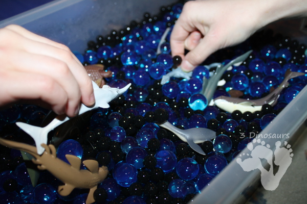 Prehistoric Ocean Animals Water Bead Sensory Bin - 3Dinosaurs.com