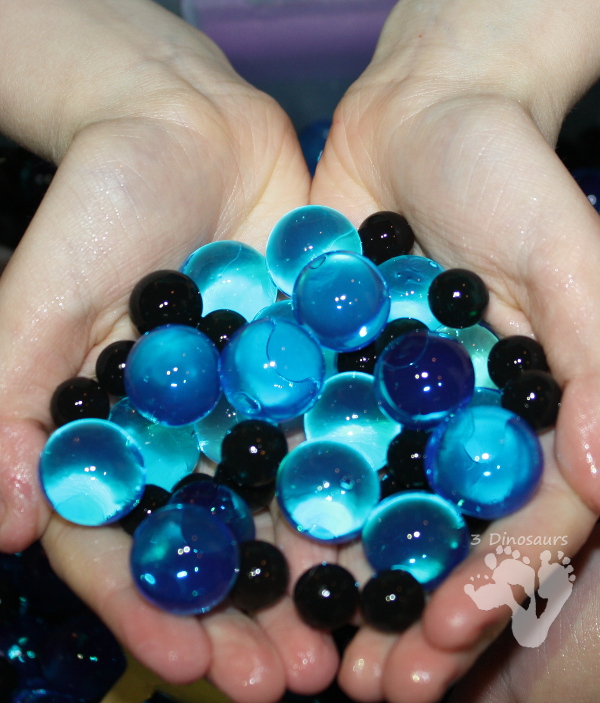 Prehistoric Ocean Animals Water Bead Sensory Bin - 3Dinosaurs.com