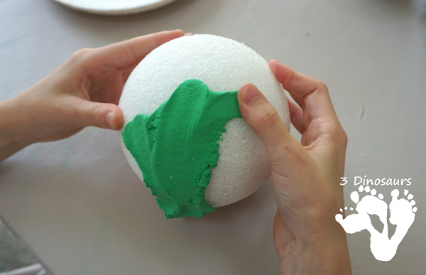 Model Magic Apple Tree - a great fall craft to make for any apple theme plus a fun way to work in fine motor - 3Dinosaurs.com