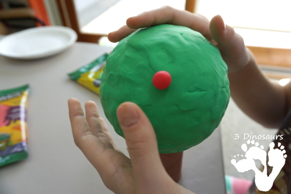 Model Magic Apple Tree - a great fall craft to make for any apple theme plus a fun way to work in fine motor - 3Dinosaurs.com