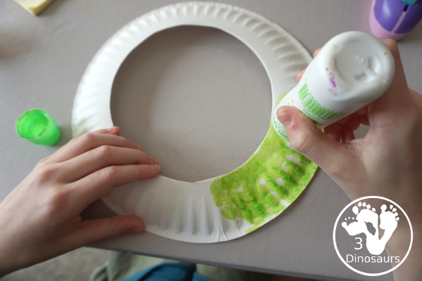 Glitter Apple Wreath for the fall - super easy to make for a fun fall decoration - 3Dinosaurs.com