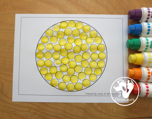 Free Circle Fine Motor Mat Printables - you have circle template circle tracing pages, circle dot marker pages and circle q-tip or cotton swab page. - 7 pages of fun fine motor fun with a circle shape theme. - 3Dinosaurs.com
