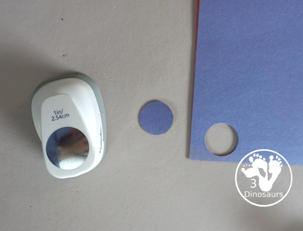 Circle Wreath Craft for Dot Day - a fun paper plate wreath with different colors of circles glued on the wreath - 3Dinosaurs.com